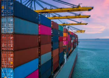 Projeções do FMI indicam que o Brasil deve retornar ao grupo das dez maiores economias do planeta em 2027, impulsionado pelo crescimento do PIB e cenário cambial favorável.