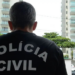 Polícia Civil do Rio de Janeiro realiza operação contra esquema de lavagem de dinheiro do Comando Vermelho que teria movimentado mais de R$ 435 milhões em quatro anos.