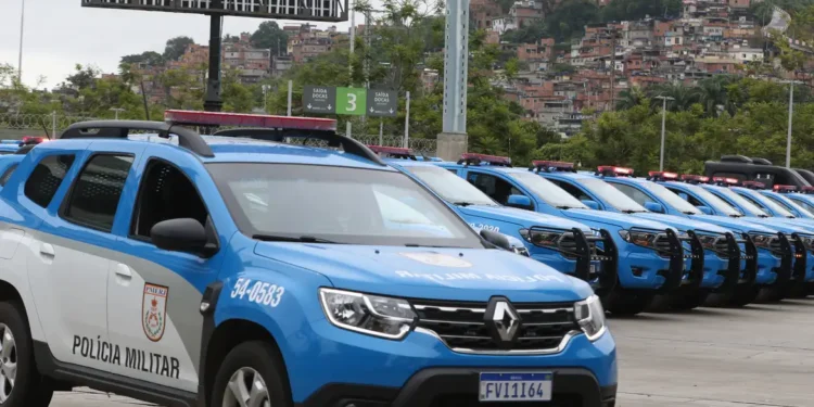 O Ministério Público do Rio denunciou dois policiais militares pela morte do empresário Daniel Patrício Santos de Oliveira, na Pavuna. PMs são acusados de homicídio triplamente qualificado.