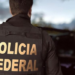 Polícia Federal prende casal em Itaboraí suspeito de integrar esquema de falsificação de alvarás de soltura usados para liberar presos no Rio de Janeiro.