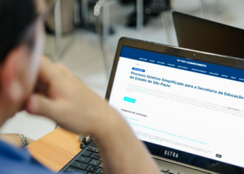 Seduc-SP abre inscrições para seleção de professores da educação técnica estadual, com salário de R$ 5.565 para jornada de 40 horas semanais.
