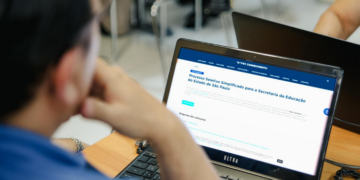 Seduc-SP abre inscrições para seleção de professores da educação técnica estadual, com salário de R$ 5.565 para jornada de 40 horas semanais.