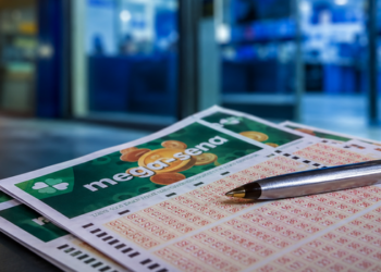 Mega-Sena realiza sorteio do concurso 3.019 nesta terça-feira. Prêmio principal está acumulado em R$ 16 milhões.