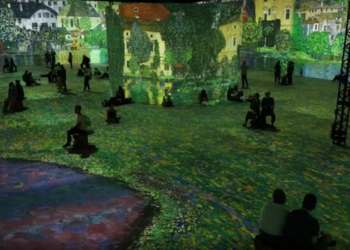 Exposição imersiva Klimt e Gaudí estreia no Rio de Janeiro com projeções, instalações sensoriais e obras inspiradas no pintor austríaco e no arquiteto catalão.