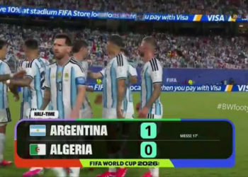 Messi marca três gols, iguala recorde de Miroslav Klose e comanda vitória da Argentina por 3 a 0 sobre a Argélia na estreia da Copa do Mundo de 2026.