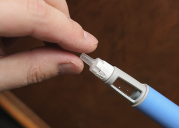 EMS anuncia lançamento de caneta de semaglutida no Brasil com preços a partir de R$ 452. Medicamento para obesidade e diabetes tipo 2 chega às farmácias em 15 de junho.