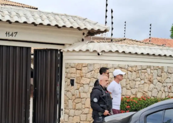 TJ-RJ decreta prisão preventiva de três investigados pela morte do policial penal Bruno Kilier no Rio. Caso envolve disputa no mercado ilegal de cigarros e monitoramento por GPS.