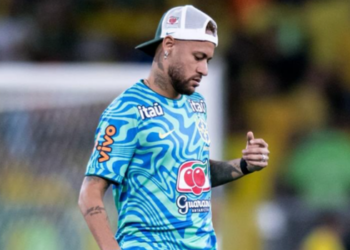  Neymar não viajará para o amistoso contra o Egito e continuará tratamento nos EUA. Ancelotti acredita na recuperação do atacante para os primeiros jogos da Copa do Mundo de 2026.