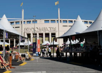 A Feira do Livro 2026 movimenta São Paulo durante o feriado de Corpus Christi com programação gratuita, presença de autores consagrados, debates culturais, lançamentos e atividades para todas as idades.