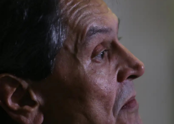 Supremo Tribunal Federal analisa recurso de Roberto Jefferson contra multa de R$ 452 mil. Alexandre de Moraes e Flávio Dino votaram pela manutenção da penalidade aplicada na condenação criminal do ex-deputado.
