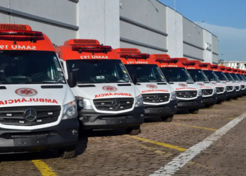 Governo inicia distribuição de 5.655 veículos pelo PAC Saúde para reforçar o SUS. Entregas incluem ambulâncias, vans e unidades móveis em todo o Brasil.