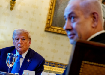 Autoridades israelenses demonstram preocupação com negociações entre EUA e Irã, enquanto mediadores indicam avanço em possível acordo que pode incluir reabertura do Estreito de Ormuz.