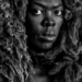 Museu de Arte do Rio recebe a exposição Beleza valente, da artista sul-africana Zanele Muholi, com obras sobre identidade, ancestralidade e resistência da população negra LGBTQIA+.