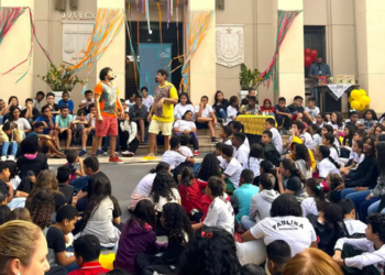 Biblioteca Parque de Manguinhos recebe a Feira Literária Conta Conto – Voz das Periferias com atrações gratuitas, escritores, teatro, música e distribuição de livros.