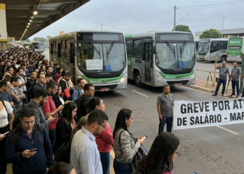 Greve de rodoviários da Auto Viação Marechal impacta transporte no DF após atraso salarial; empresa diz ter regularizado depósitos na manhã desta segunda.