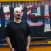 Affonso DaLua inaugura exposição na Galeria 535, no Observatório de Favelas, com obras que retratam a Maré, identidade, memória e vivências da favela Nova Holanda.