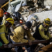 Terremotos na Venezuela já deixaram 920 mortos, mais de 3,3 mil feridos e 172 desaparecidos. Equipes de resgate seguem buscas por sobreviventes enquanto ajuda internacional chega ao país.
