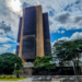 Economistas divulgam manifesto contra a PEC 65, que amplia a autonomia financeira do Banco Central, e alertam para riscos de captura regulatória e menor controle público.