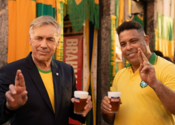 Brahma lança promoção que dará cerveja grátis aos brasileiros se a Seleção conquistar a Copa do Mundo. Ação será válida para maiores de 18 anos em bares, supermercados e no Zé Delivery.