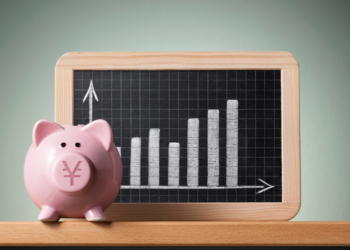 Ibovespa cai 0,91% e acumula quinta queda seguida. Dólar recua para R$ 5,02 enquanto tensão geopolítica e alta do petróleo influenciam mercados.