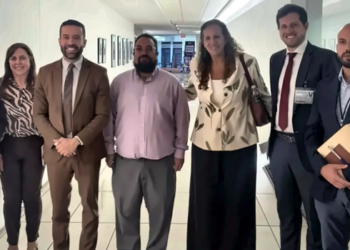 Deputados brasileiros cumprem agenda em Washington para defender soberania nacional, discutir tarifas, PIX, democracia e cooperação contra o crime organizado.