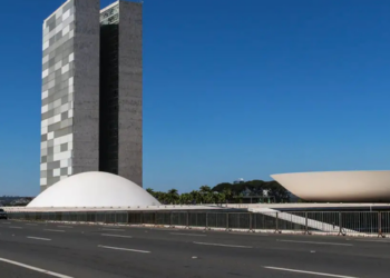 Congresso conclui votação do fim da escala 6x1. Saiba o que muda na jornada e nas folgas dos trabalhadores.