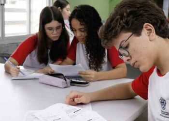 Programa de Ensino 5.0 leva tecnologia e metodologias ativas para escola pública estadual no Espírito Santo.