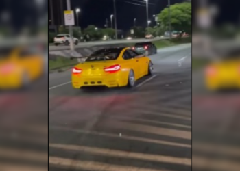 Guarda Municipal e Polícia Militar multam motoristas por manobras arriscadas com carros esportivos na Avenida das Américas, na Barra da Tijuca.