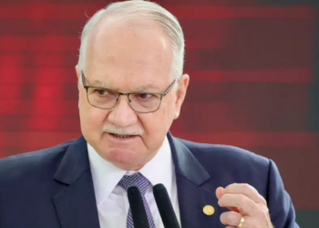 Edson Fachin afirma que STF ainda não recebeu comunicação oficial sobre a classificação do PCC e do Comando Vermelho como organizações terroristas pelos Estados Unidos.