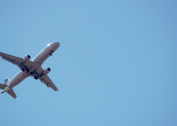 Greve em Portugal já provoca cancelamentos de voos entre Brasil e Lisboa, com companhias aéreas como Azul e LATAM ajustando operações antes da paralisação.