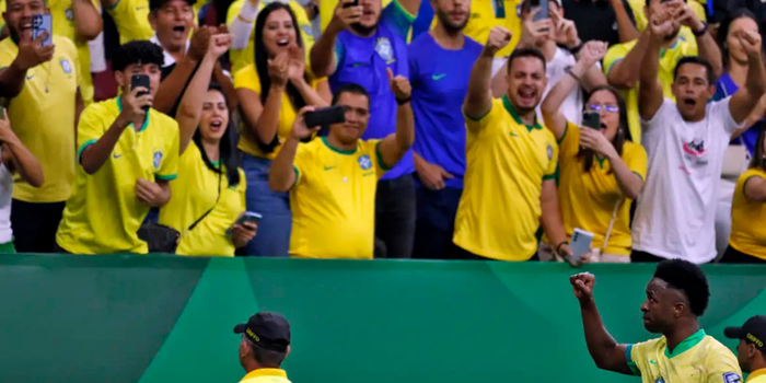 Brasil inicia trajetória na Copa do Mundo no Grupo C contra Marrocos, Haiti e Escócia em meio a transição técnica com Carlo Ancelotti e busca pelo hexacampeonato.