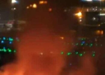 Avião da Delta Air Lines com 286 pessoas a bordo fez pouso de emergência em Guarulhos após explosão no motor esquerdo durante a decolagem. Não houve feridos.
