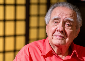 Luiz Carlos Barreto, produtor, cineasta e diretor de fotografia ligado a grandes clássicos do cinema brasileiro, morreu aos 98 anos no Rio de Janeiro.