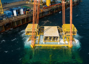 China instala data centers submarinos para processar inteligência artificial, reduzir o consumo de energia e dispensar água doce no resfriamento.