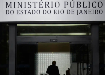 MPRJ denuncia Rafael Nobre, Magrão Nobre e outras oito pessoas por suposto esquema envolvendo R$ 357,9 milhões em contratos públicos de alimentação.