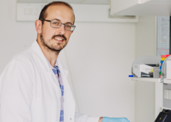 Cientista brasileiro José Pedro Friedmann Angeli recebe o Prêmio Alemão do Câncer de 2026 por pesquisas sobre ferroptose e destruição de células tumorais.