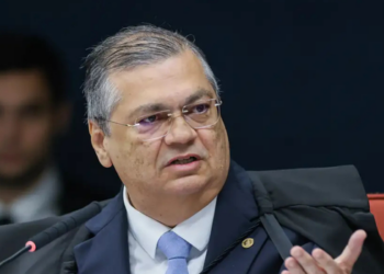 Flávio Dino dá dez dias úteis para 21 partidos explicarem ao STF se seus presidentes possuem cotas ou controlam a destinação de emendas parlamentares.