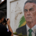 Polícia Civil identifica suspeitos de vandalismo contra mural de Jair Bolsonaro em Vitória. Caso segue sob investigação e casal deverá prestar depoimento.