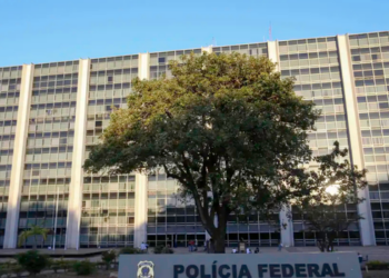 A Polícia Federal deflagrou a Operação Exchange contra esquema de lavagem de dinheiro ligado ao tráfico internacional de drogas. Grupo teria movimentado mais de R$ 10 bilhões em São Paulo. 