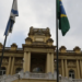 STF retoma em 19 de agosto julgamento sobre o mandato-tampão no governo do RJ. Corte decide se escolha será direta ou indireta após impasse político e jurídico.