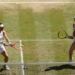 Luisa Stefani e Gabriela Dabrowski conquistam o vice-campeonato de duplas femininas em Wimbledon após derrota para Hanyu Guo e Kristina Mladenovic na final.