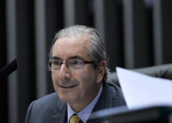 STF determina o bloqueio de R$ 6,15 milhões em bens de Eduardo Cunha durante investigação da Operação Transparência sobre suposto direcionamento irregular de emendas parlamentares.