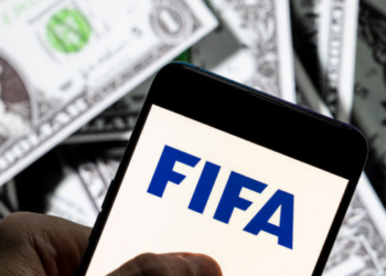 FIFA deve anunciar arrecadação recorde de US$ 15 bilhões com a Copa do Mundo de 2026, impulsionada por ingressos, hospitalidade e revenda.