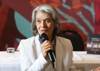 Durante lançamento de livro na Flip, Cármen Lúcia defendeu a participação popular, a segurança das urnas eletrônicas e a cultura como pilares da democracia.