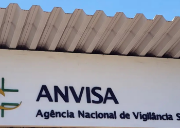 Anvisa alerta que a retatrutida não foi aprovada no Brasil nem no exterior. Produtos vendidos ilegalmente podem conter impurezas e doses desconhecidas.