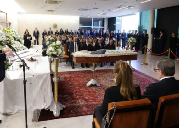 STF realiza cerimônia de despedida do ministro aposentado Octavio Gallotti, morto aos 95 anos. Velório ocorreu em Brasília e sepultamento será no Rio de Janeiro.