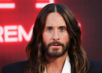 Documentário da BBC reúne relatos de dez mulheres que fazem acusações de natureza sexual contra Jared Leto, envolvendo episódios ocorridos entre 2002 e 2016.