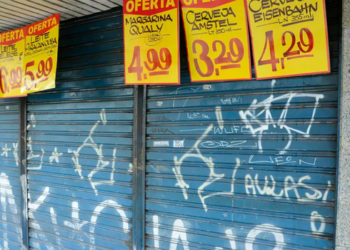Nova portaria do Ministério do Trabalho altera regras para o funcionamento do comércio em feriados. Entenda quais setores precisam de convenção coletiva e quais continuam liberados.
