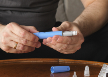 Medicamento experimental contra obesidade, a survodutida apresentou redução expressiva da gordura no fígado em estudos clínicos e pode abrir nova fase no tratamento da doença.