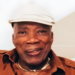 Milton Nascimento, de 83 anos, está internado para tratar pneumonia. Segundo a equipe, o cantor permanece estável e apresenta evolução positiva.